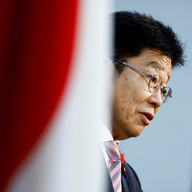 政府・日銀、デフレ脱却へアコード再確認　「密接に連携」と加藤財務相